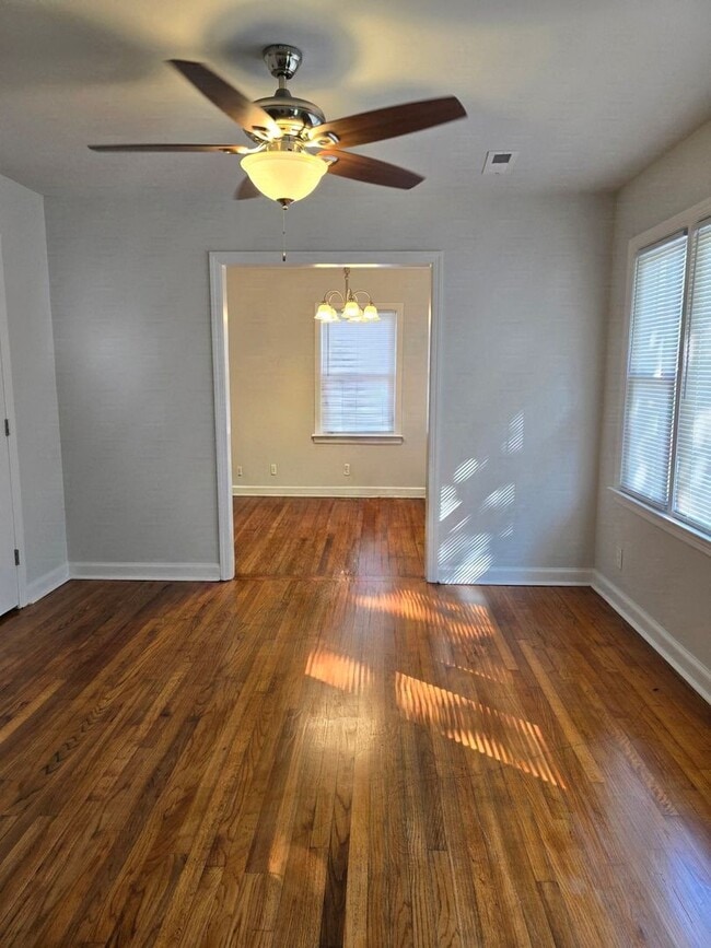 Photo - 300 Mary Scott Dr