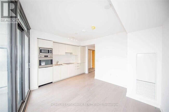 Photo - 11 Wellesley St W Unit 912