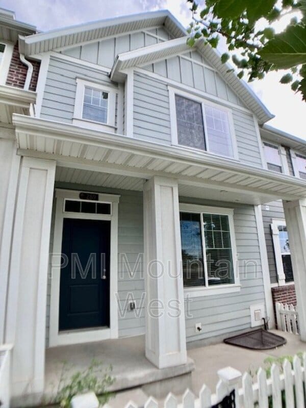 Building Photo - 269 E Ellen Ln