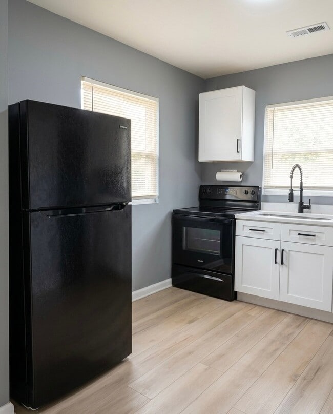 Photo - 2243-2245 Admiral Dr Unidad 2245