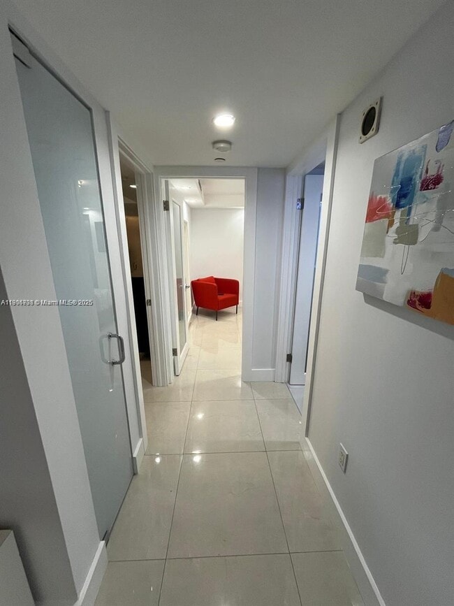 Photo - 1700 NW N River Dr Unit 504