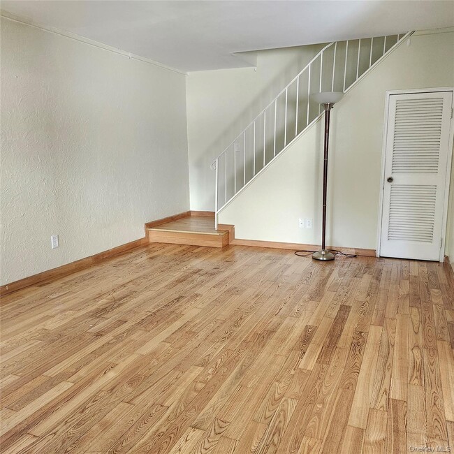 Photo - 154 Storm Dr