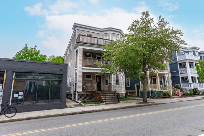 Building Photo - 279 Concord Ave Unit 279 Concord Ave #2