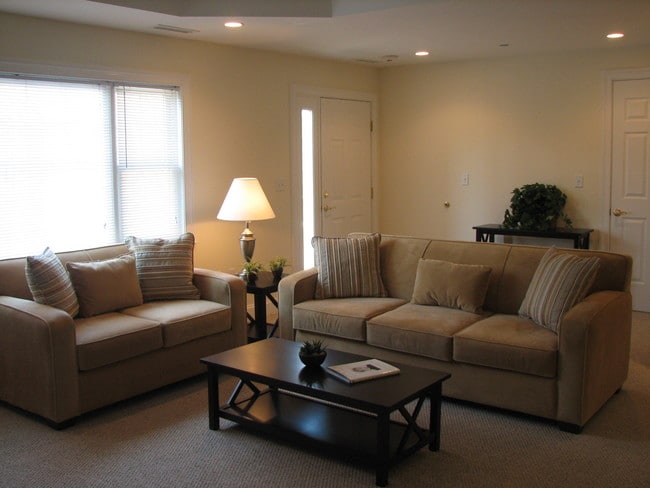 Photo - Courtyard At Westgate