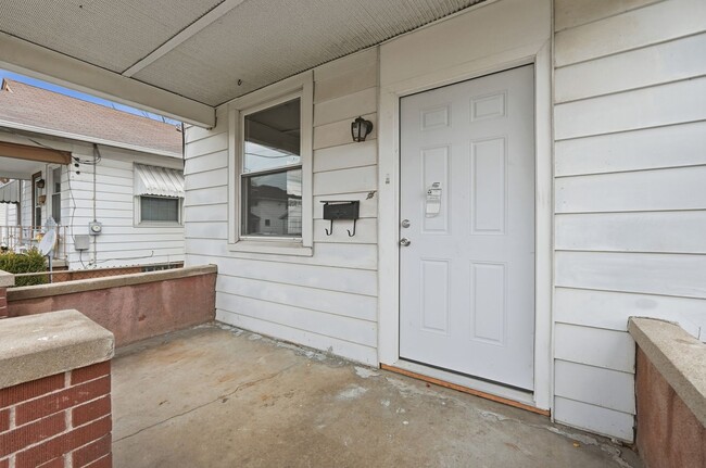 Photo - Three Bedroom Home in Hamilton!
