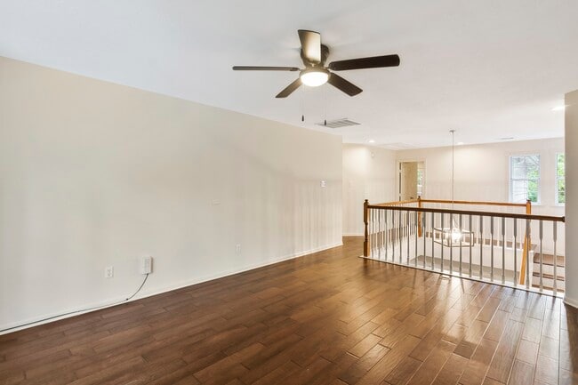 Photo - 76 S Piper Trace