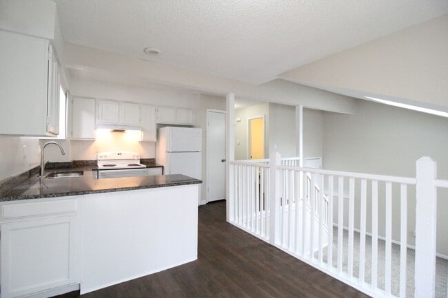Photo - April FREE On This Fully Remodeled 2 Bedroom 1.5 Bath Duplex In Olathe