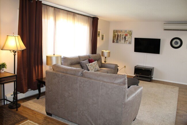Photo - Furnished Month to Month Corporate Short T... Apartamento Unidad 8