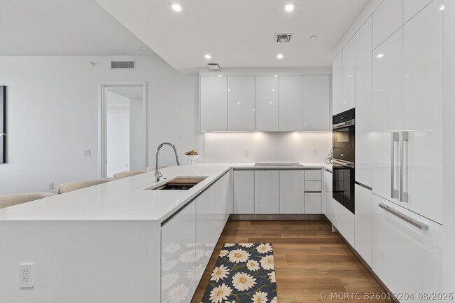220 Lake Shore Dr Unit 715