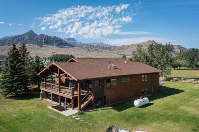 9 Juniper Ln