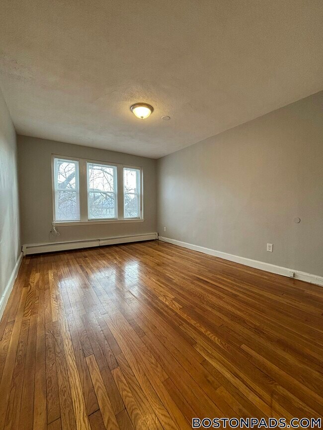 Photo - 77 Green St Unit 16