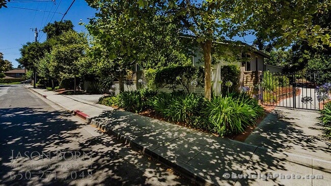 Photo - 1150 Pine St