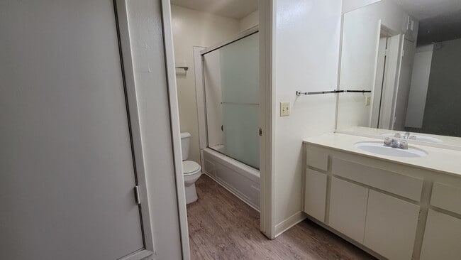 Photo - Governor's Square Apartments