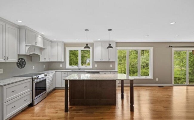 Kitchen - 7432 Clifton Rd House