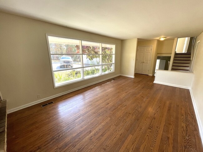 Photo - 160 Pineview Dr