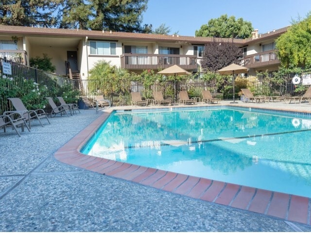 El Portal Apartments