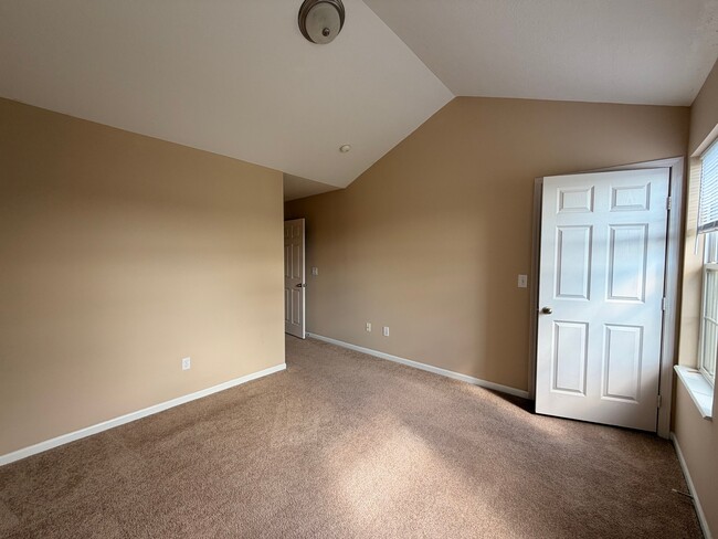 Photo - 1020 Hartford Village Blvd