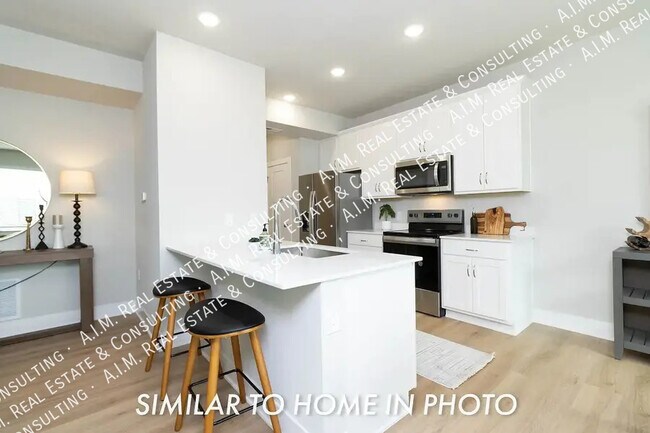 Photo - 217 NE Crossing Oaks Ln