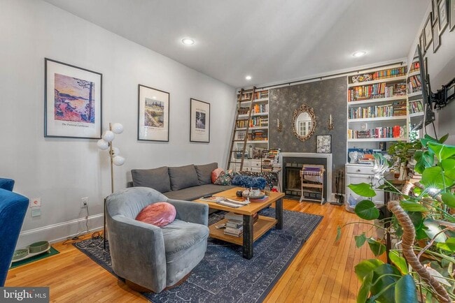 Photo - 2302 Spruce St