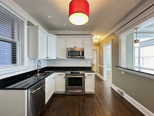 Photo - 1938 W Berenice Ave Unidad 2