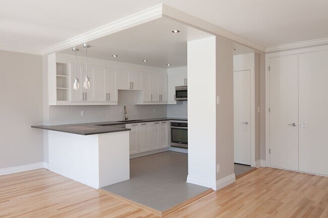 Photo - 3495 Rue de la Montagne Unit 602