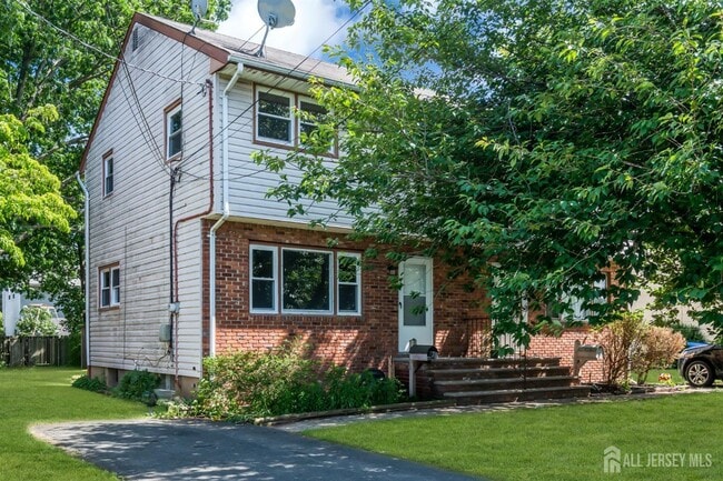 Building Photo - 368-70-370 Voorhees Ave Unit 370