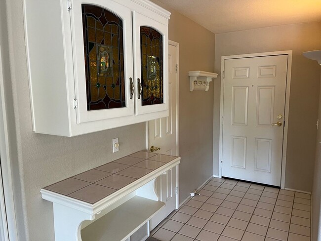 Charming 2nd Floor Condo in Rancho Bernard... - Charming 2nd Floor Condo in Rancho Bernard...