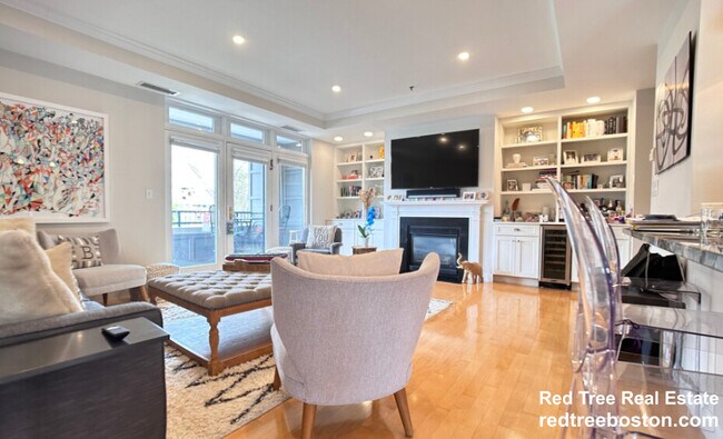 Building Photo - 1601 Beacon St Unit 403 Rental