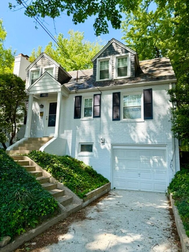 Photo - 811 Forest Glen Rd