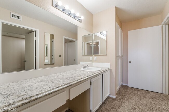 Photo - 8070 W Russell Rd Unit 2024
