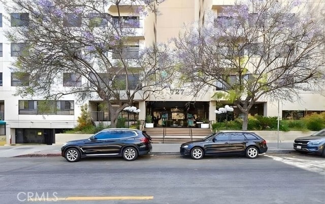 Building Photo - 727 S Ardmore Ave Unit 106