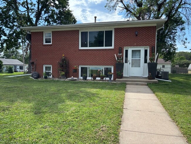 Building Photo - 387 S 44th St Rental