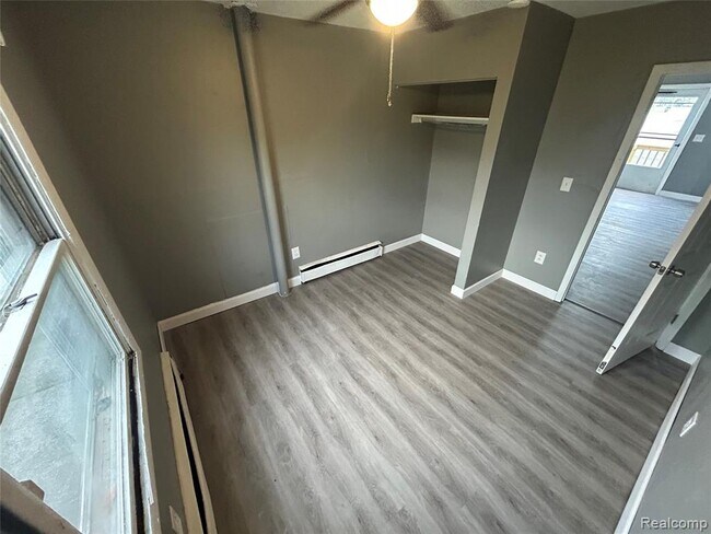 Photo - 102 Winchester St