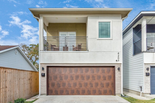 Building Photo - 4209 New Orleans St Rental