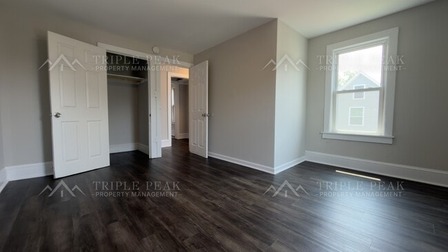 Photo - 297 N Laurel St Unit 3