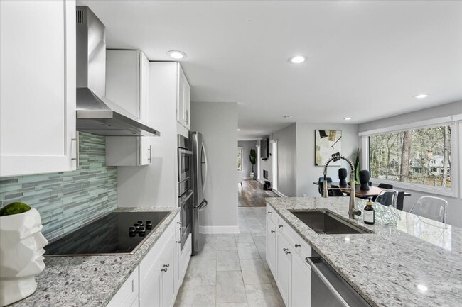 Photo - 1210 E Beechwood Dr NW