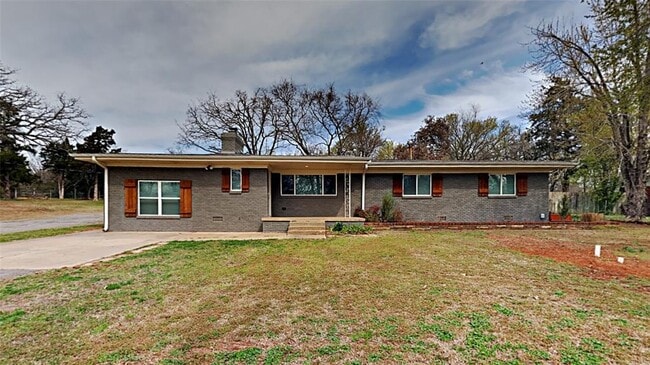 Building Photo - 1409 E Covell Rd