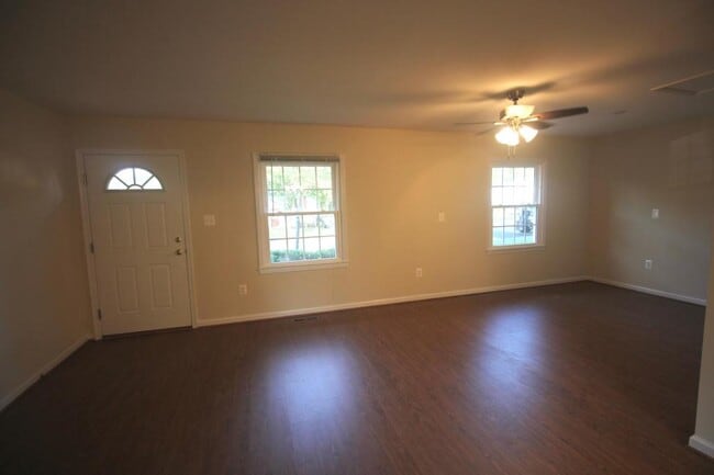 Photo - 605 W Maple Ave