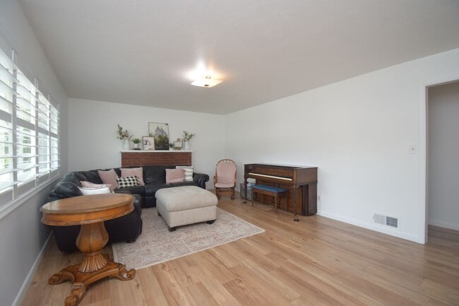Photo - Cute 3 Bed 1.5 Bath home in Ogden!!!