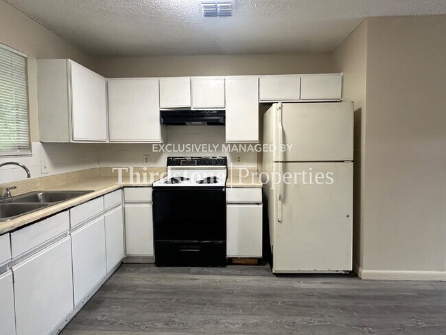 Photo - 5128 Westchase Ct Unit 4