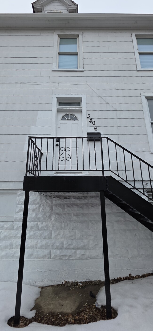 Building Photo - 3406 Belair Rd Unit Apt 2