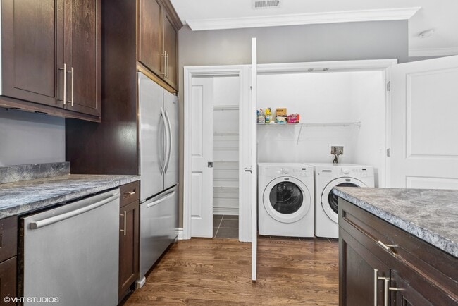 Photo - 927 W Agatite Ave Unit 4N