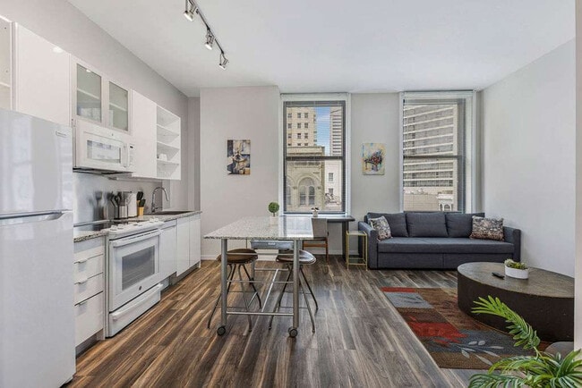 Photo - 9-JAN-JAN E 4th St Unidad ID1094344P