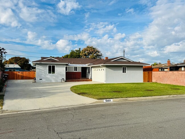 Charming Remodeled Ranch-Style Home with M... - Charming Remodeled Ranch-Style Home with M...