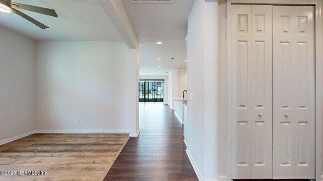 Photo - 2077 Amberly Dr