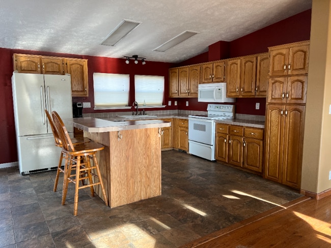 Photo - 205 N Lake Blvd