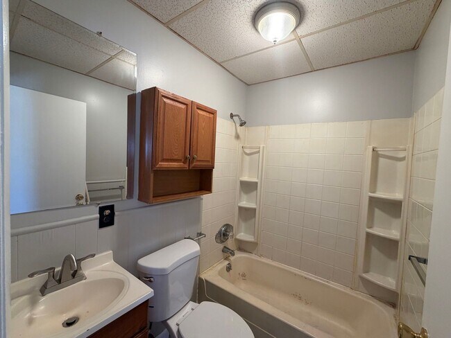 Photo - 682 Beech St Unit 5