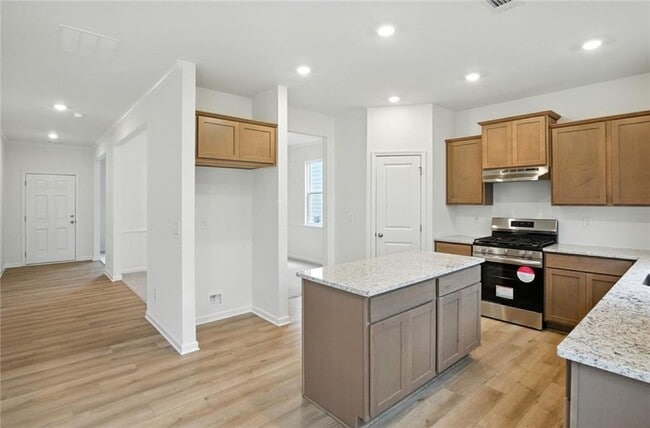 Photo - 233 Bloomfield Cir