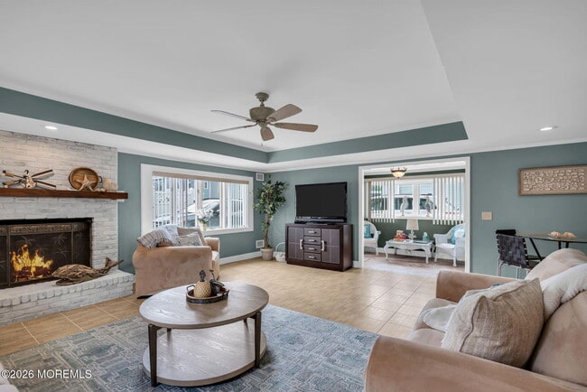 102 W Colony Rd