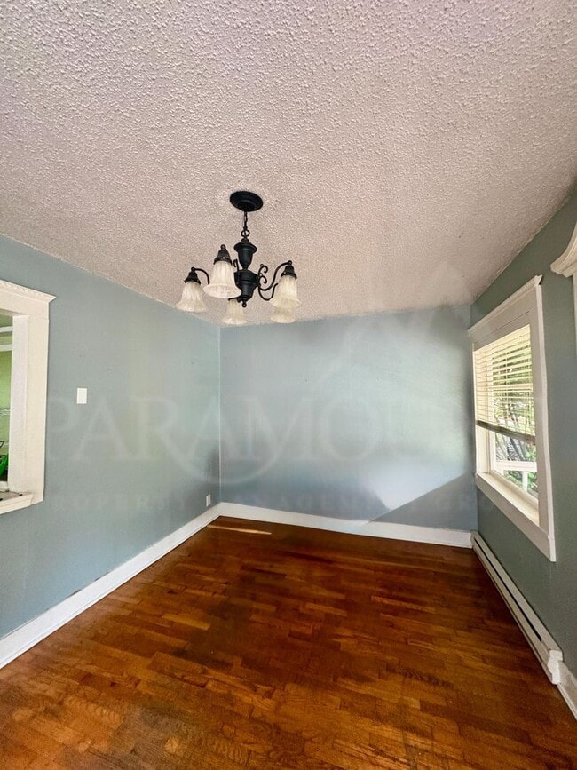 Photo - Bright & Beautiful Bungalow Near Downtown Port Orchard